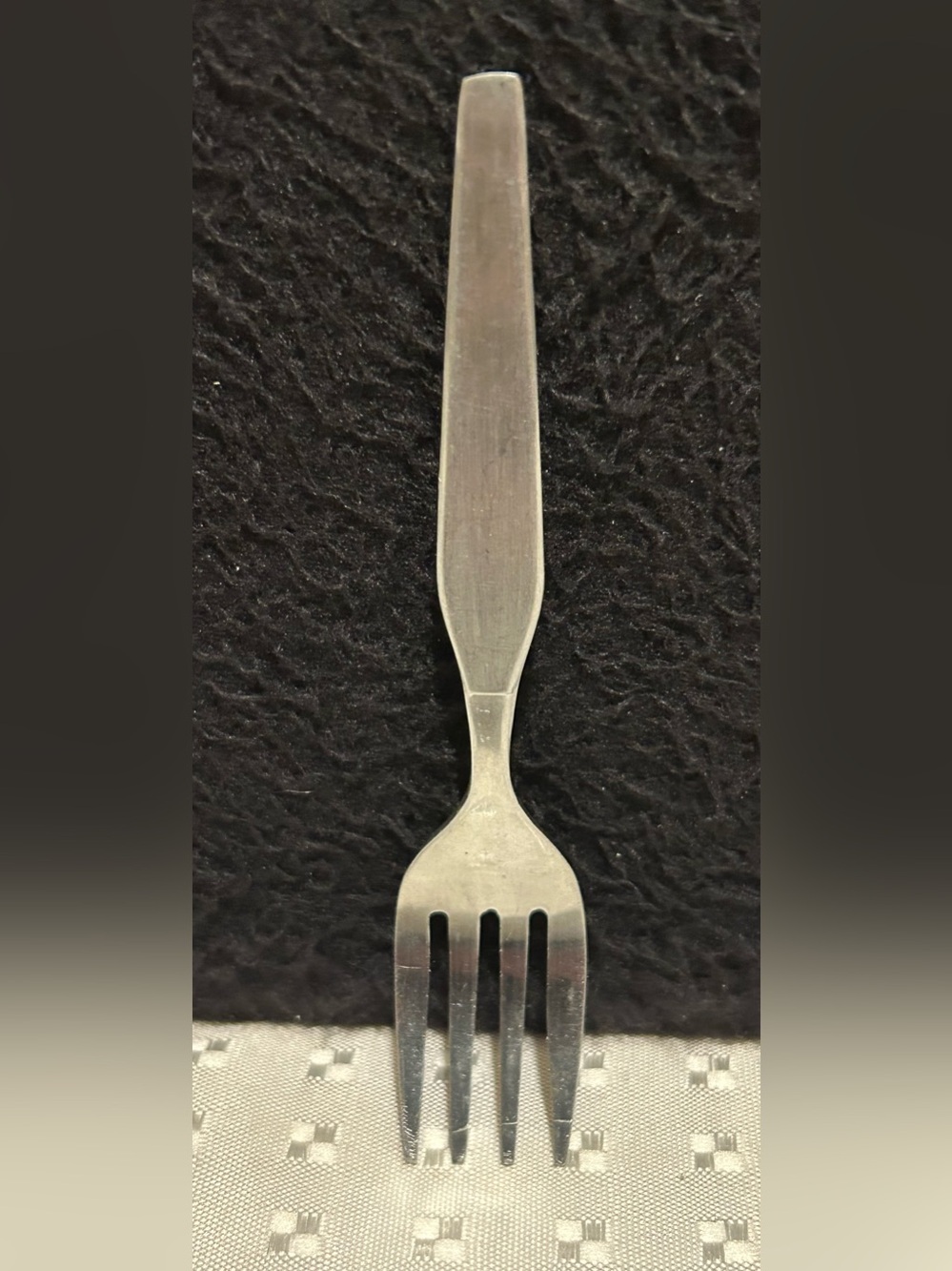 Vtg Child Infant Baby Flatware Fork Stainless Korea Darara
4 3/8 inch Rare
